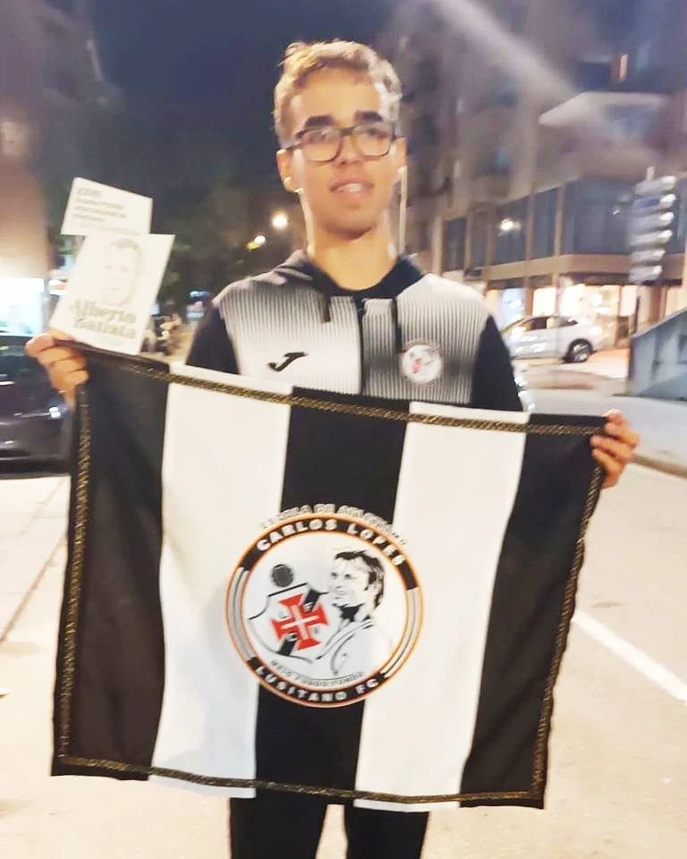 Atletismo Gonçalo Carvalho Subiu Ao Lugar Mais Alto Do Pódio Foto Lfc