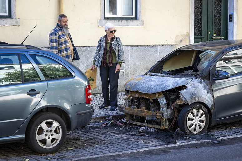 Carro Incendiado Lusa