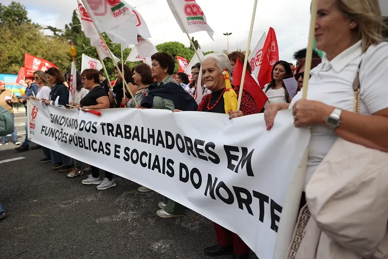 Centenas de trabalhadores lusa