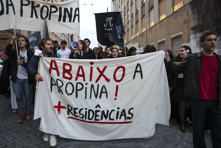 Coimbra Manifestação Madre Media Lusa