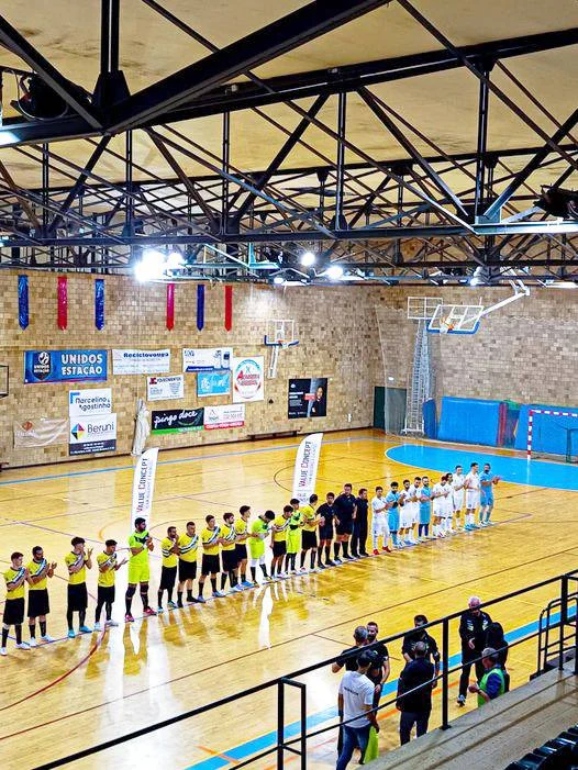 Futsal Ud Samoderense De Vento Em Popa No Campeonato