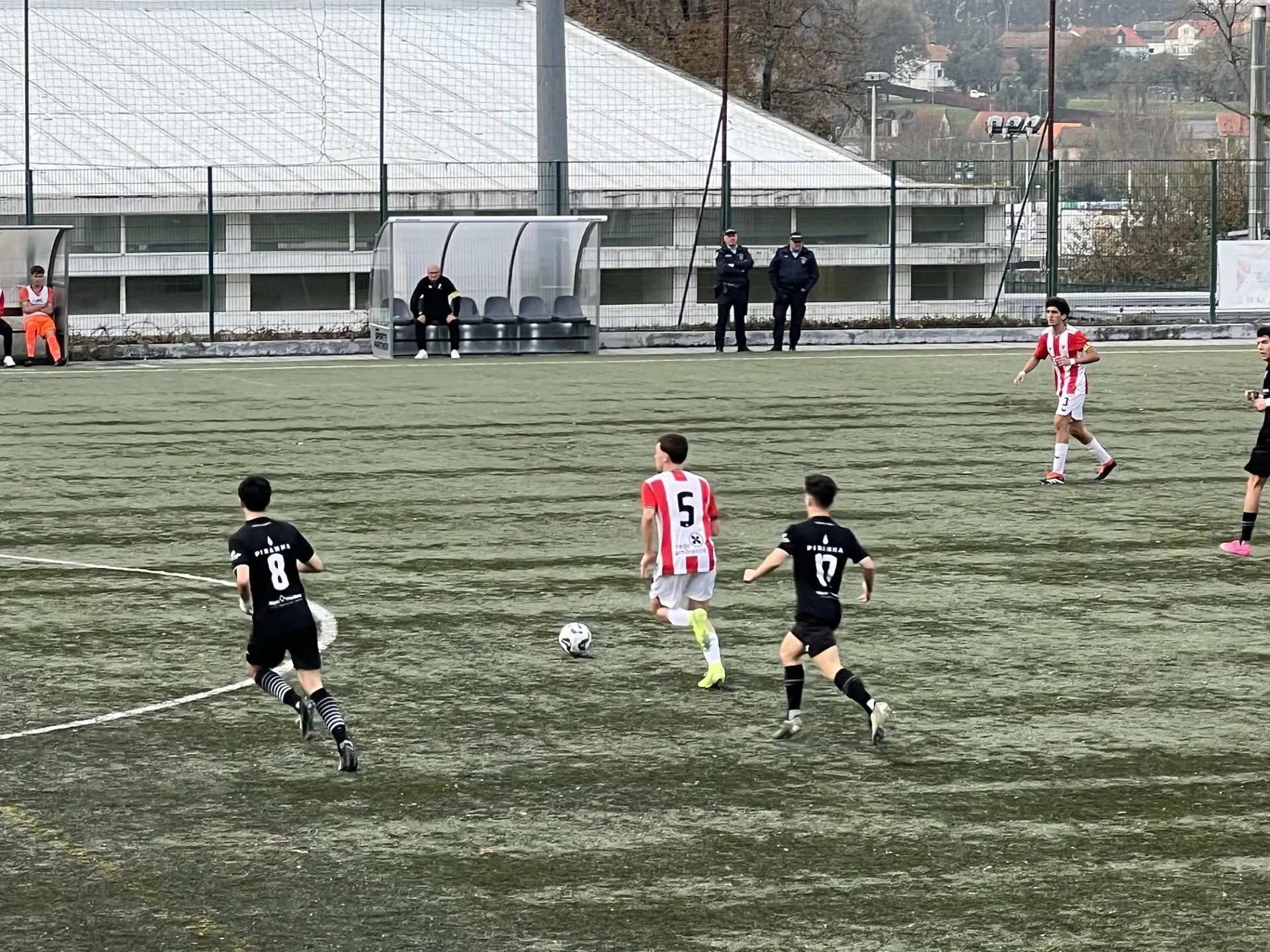 Juniores Académico Venceu Apesar De Ter Jogado Com 10 Durante Uma Hora