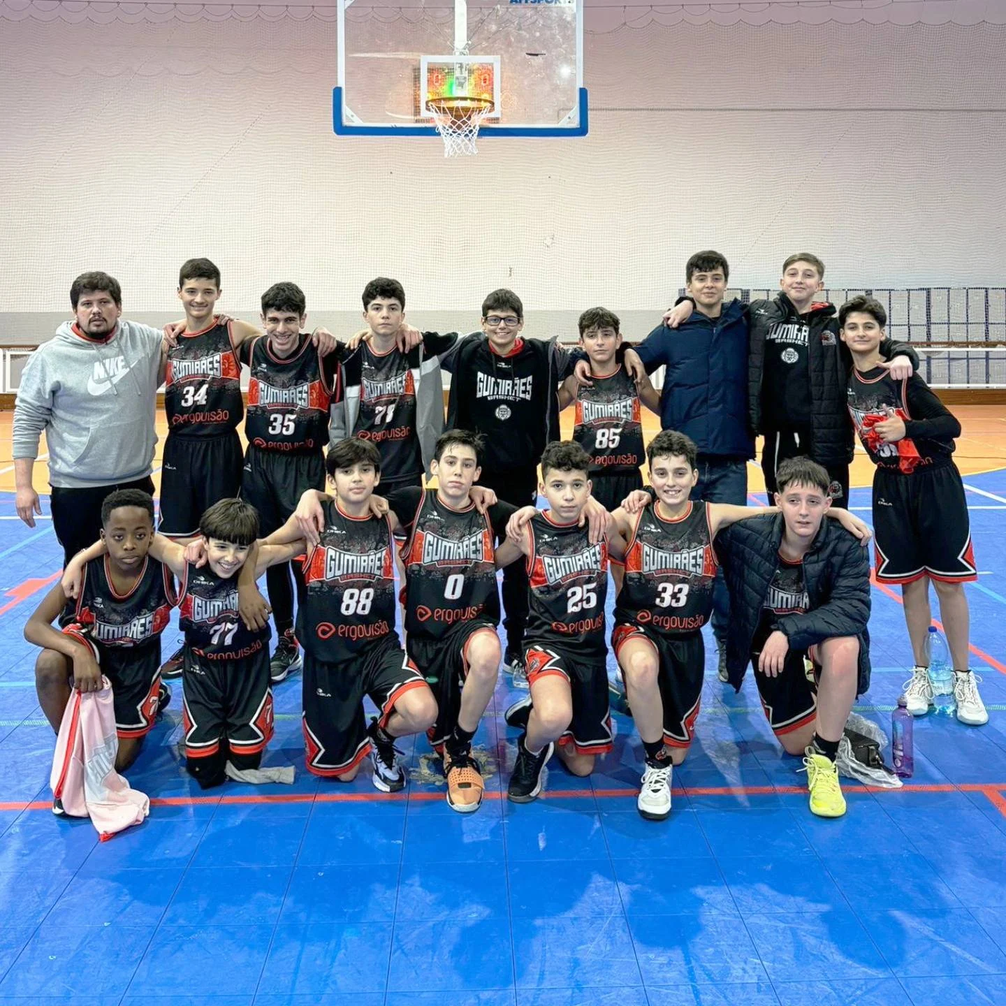 Equipa Masculina Sub 14 Do Gumirães Basket Foto Abv