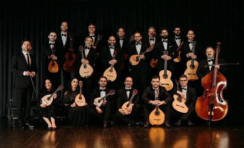 Orquestra De Guitarras E Bandolins