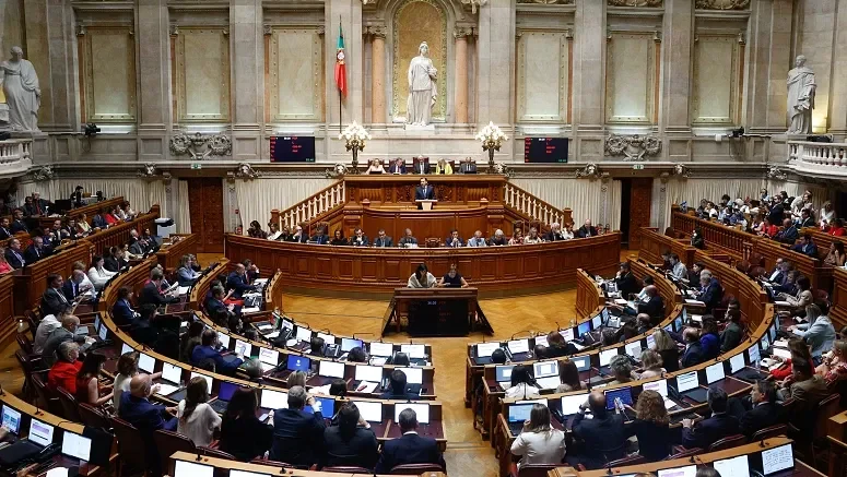 Parlamento Recusa