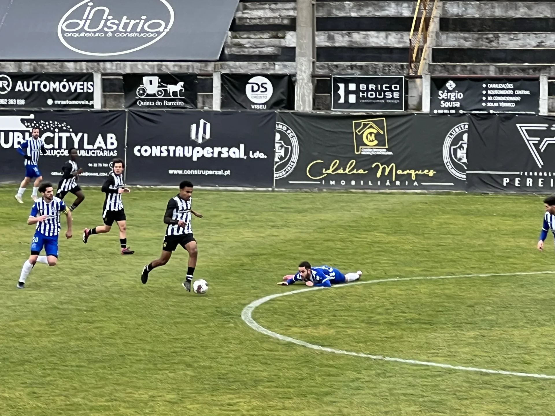 Af Viseu Leandro Marcou Um Grande Goloi Frente Ao Lamelas Foto Silvino Cardoso